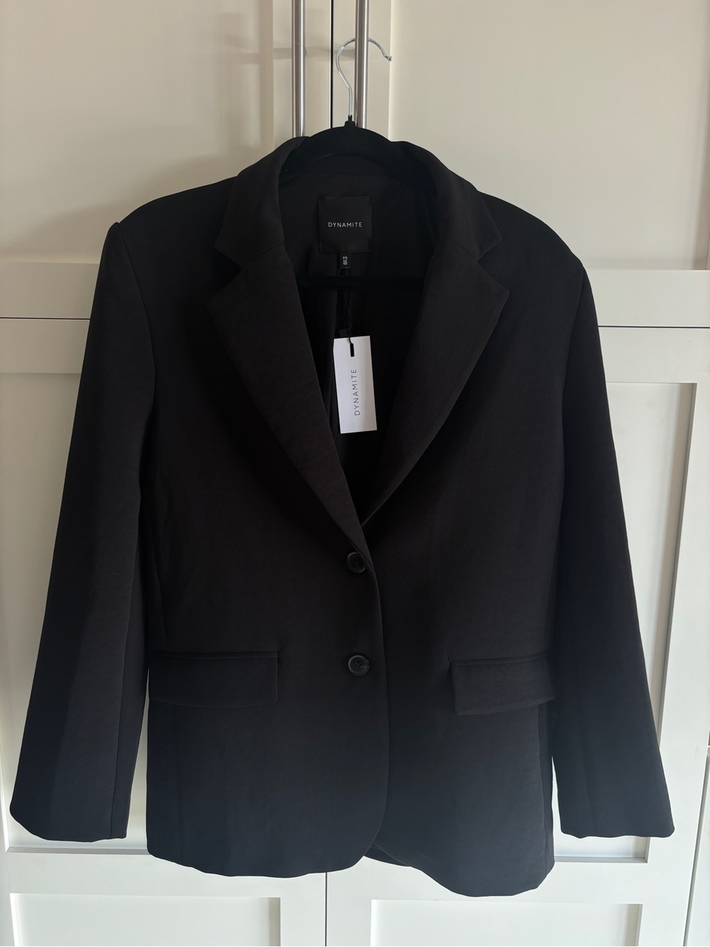 Dynamite Black Tailored Two-Button Blazer